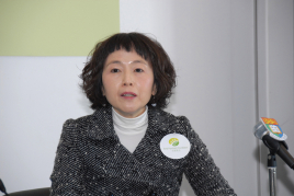 思覺基金行政總監谷翠麗女士說，未來幾個月香港大學李嘉誠醫學院精神醫學系將聯同思覺基金舉辦一系列瑜伽公益活動，包括3月11日至16日於銅鑼灣時代廣場舉行的「FitMind 就是態度立體相片展」及4月6日於拔萃男書院舉行的大型FitMind瑜伽籌款活動。