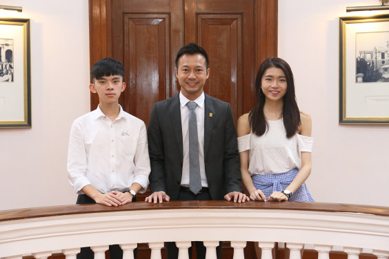 Andy Shum Ka Ho and Kristy Cheung Hiu Ching (Bachelor of Dental Surgery) and HKU Clinical Associate Professor in Oral and Maxillofacial Surgery Dr Mike Leung Yiu Yan