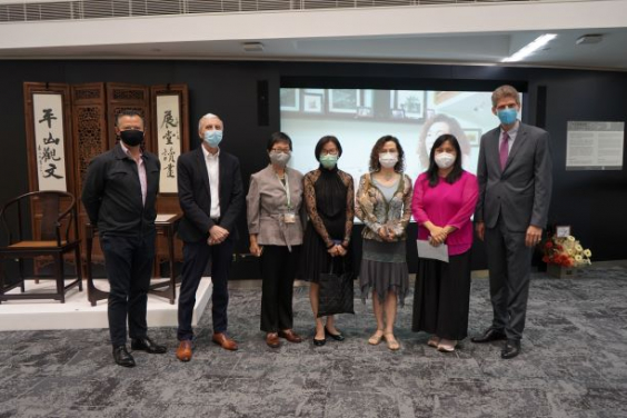 From left to right: Public Relations and Development Manager of HKUL Mr Gary Chin, Senior Consultant of HKUL Mr Peter Sidorko, Chief Information Officer and University Librarian of HKUL Ms Flora Ng, President of the Hong Kong Exlibris Association Ms Clara Hung, Participating Artist Ms Malou Hung, Curator of UMAG Dr Sarah Ng and Director of UMAG Dr Florian Knothe