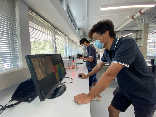 圖十、濕實驗室與水族館相連，方便研究員進行生理反應測量及進行解剖。
 