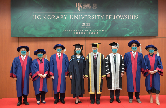 (From left) Professor Philip WONG Hon Sum; Ms Karen CHEUNG Tih Loh; Professor CHENG Kai Ming; Ms. Priscilla Wong Pui-sze, Council Chairman of HKU; Dr the Honourable Sir David Li, Pro-Chancellor of HKU; Professor Xiang Zhang, President and Vice-Chancellor of HKU; Dr Adrian CHENG Chi Kong and Mrs Jill GALLIE