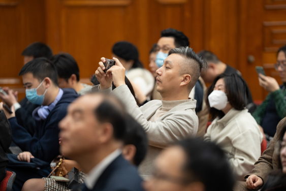 論壇於香港大學本部陸佑堂舉行，共吸引近350位工商界領袖、傑出學者、校友和學生出席。